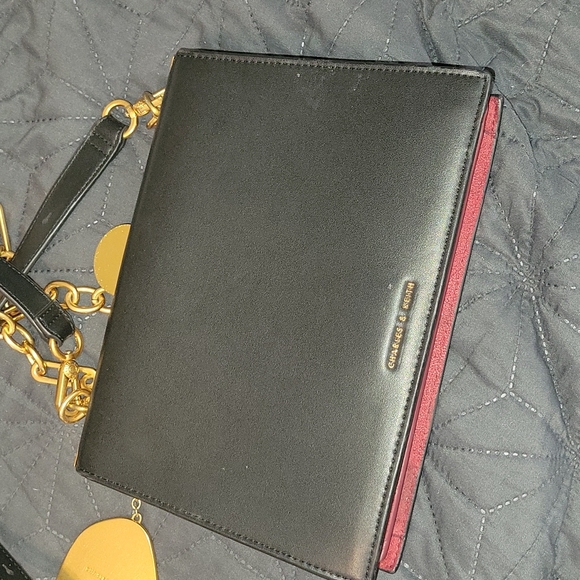 Charles & Keith Black Bag with Gold Chain and Pendant - Picture 4 of 6